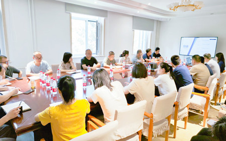 標題：研究中心召開(kāi)研發(fā)工作推進(jìn)會(huì )暨落實(shí)“十四五”規劃研討交流會(huì )
瀏覽次數：1234
發(fā)表時(shí)間：2024-07-23